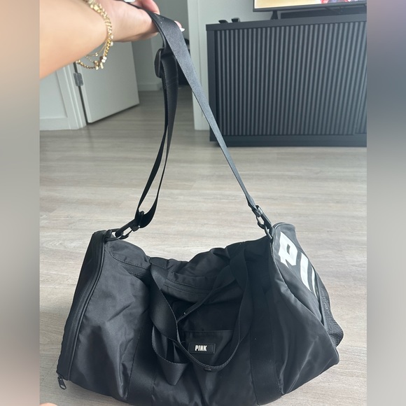 PINK duffle bag - Picture 2 of 3